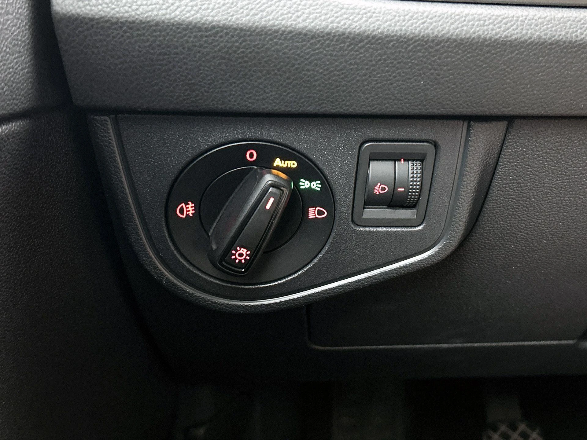 Volkswagen-Polo-image-17