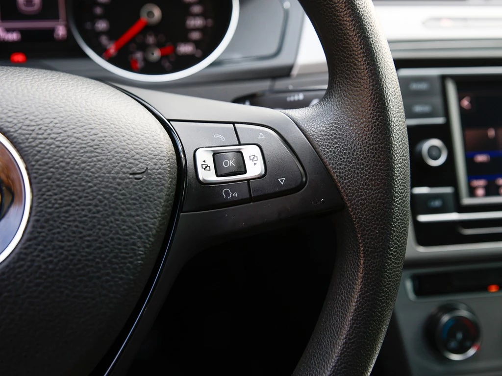 Volkswagen Passat 1.4 TSI Trendline Klima., PDC, 16"Alu., Composition Color,