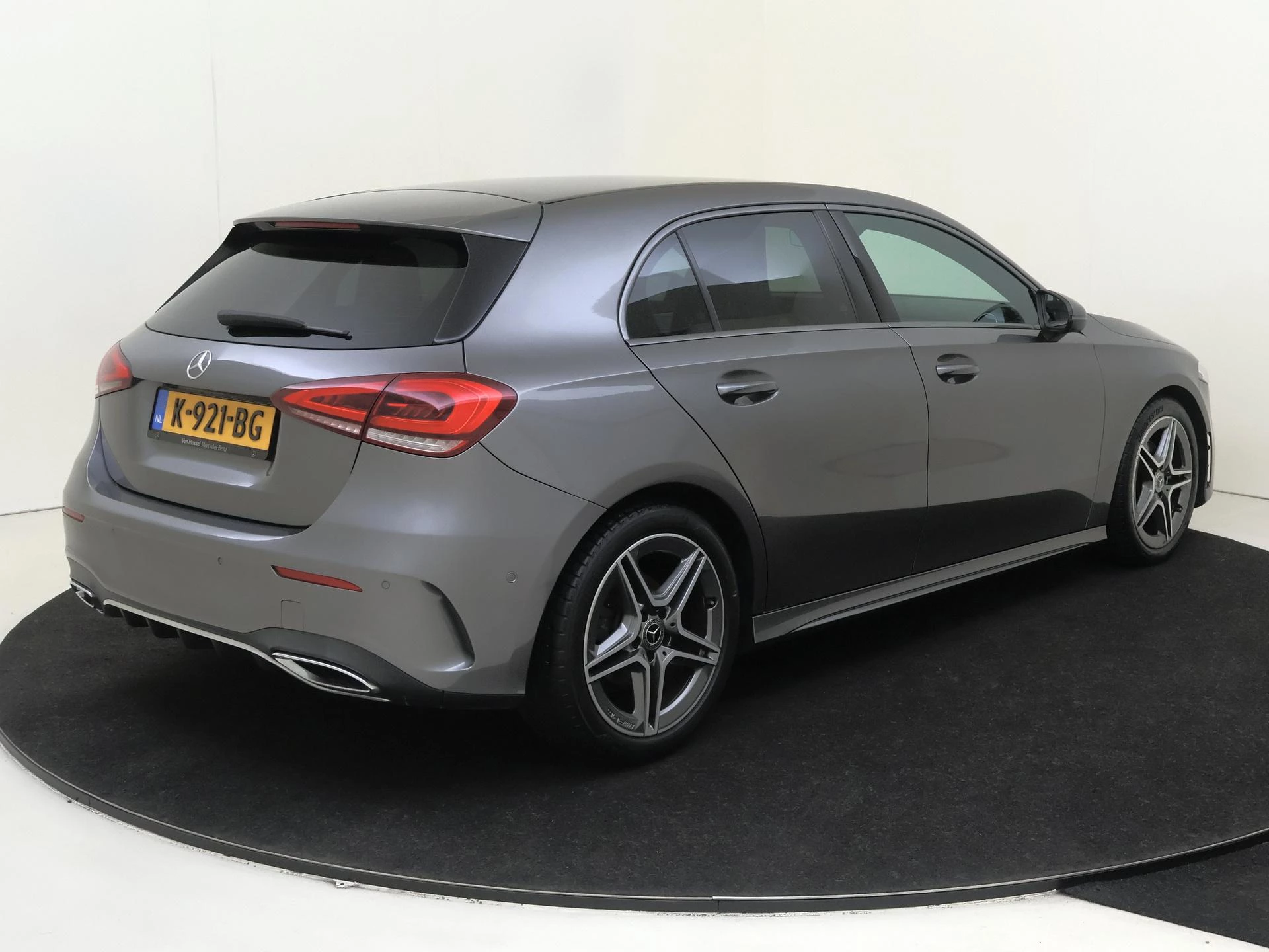 Mercedes-Benz-A-Klasse-image-3