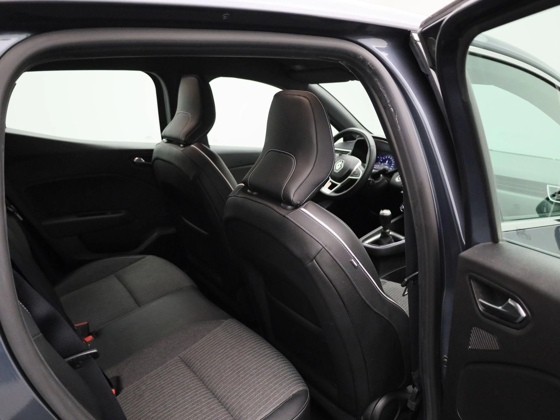 Renault-Clio-image-33