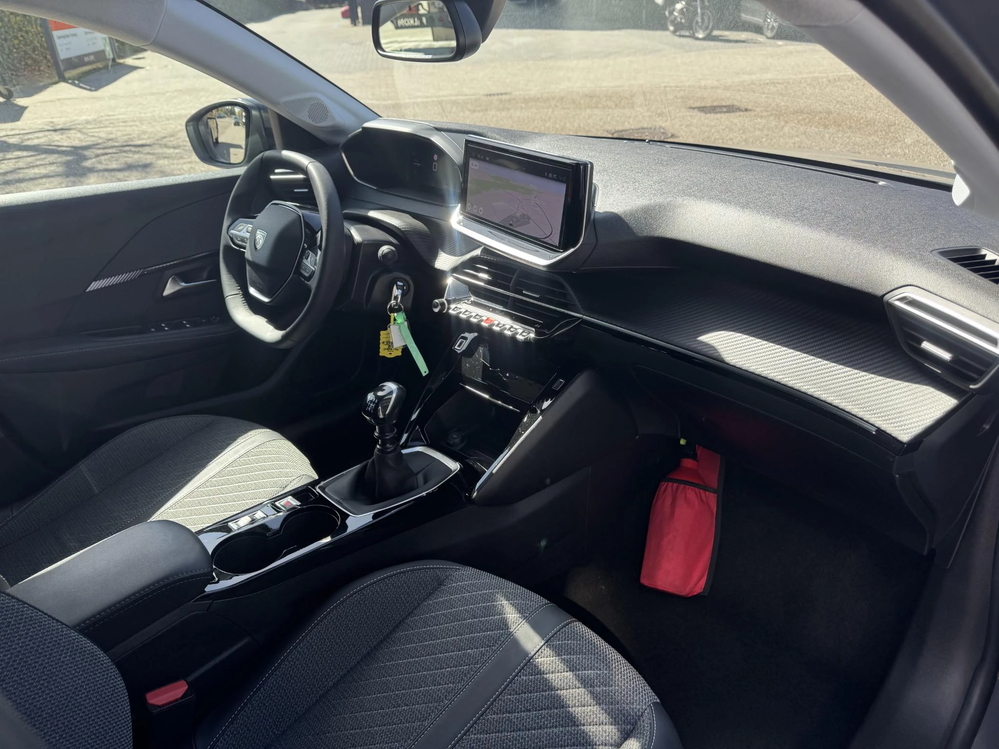 Peugeot-208-image-15