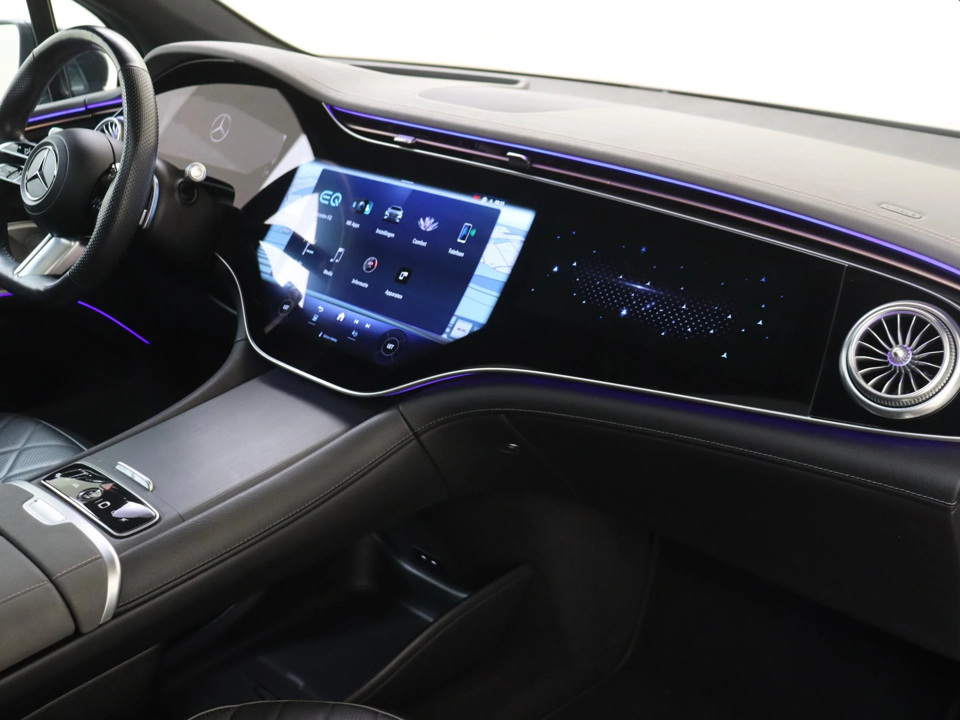 Mercedes-Benz-EQS-image-4