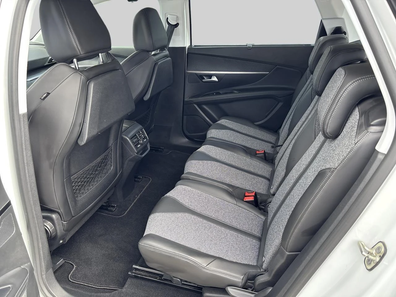 Peugeot-5008-image-16