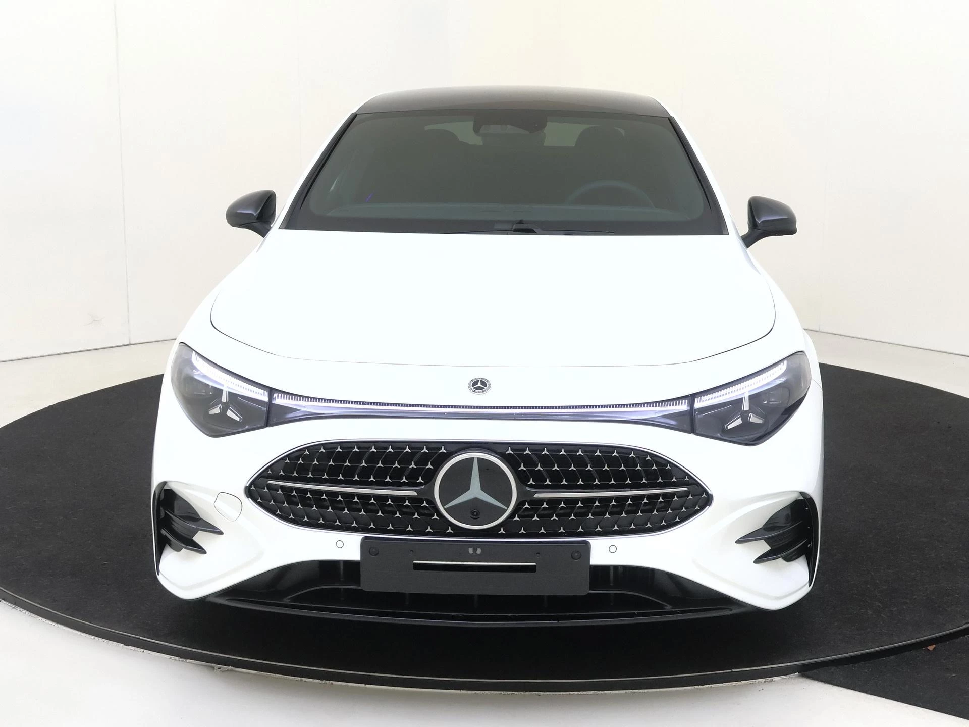 Mercedes-Benz CLA 200 AMG Line Plus