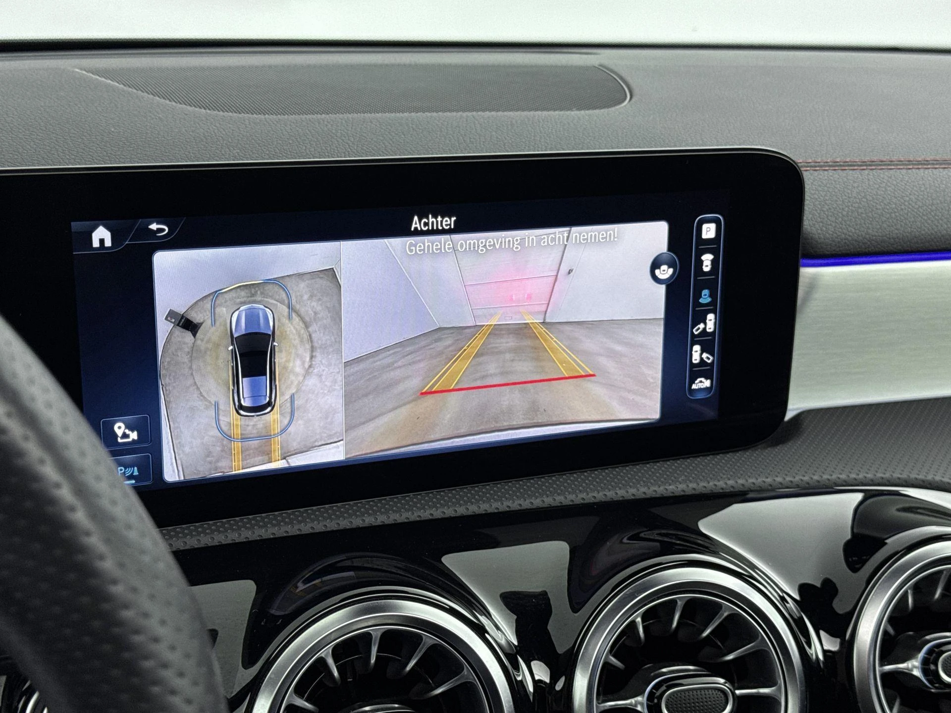 Mercedes-Benz-CLA-image-10