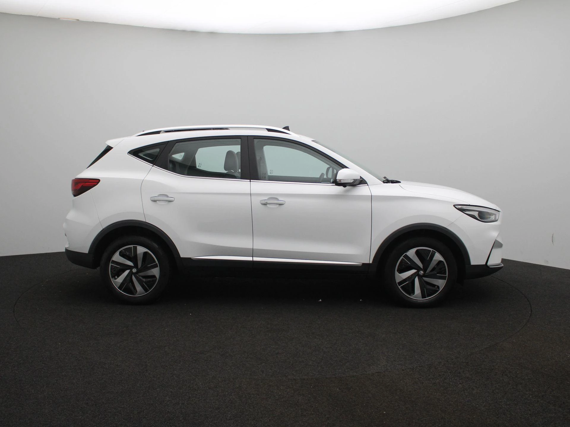 MG ZS EV Standard Range Luxury 50 kWh