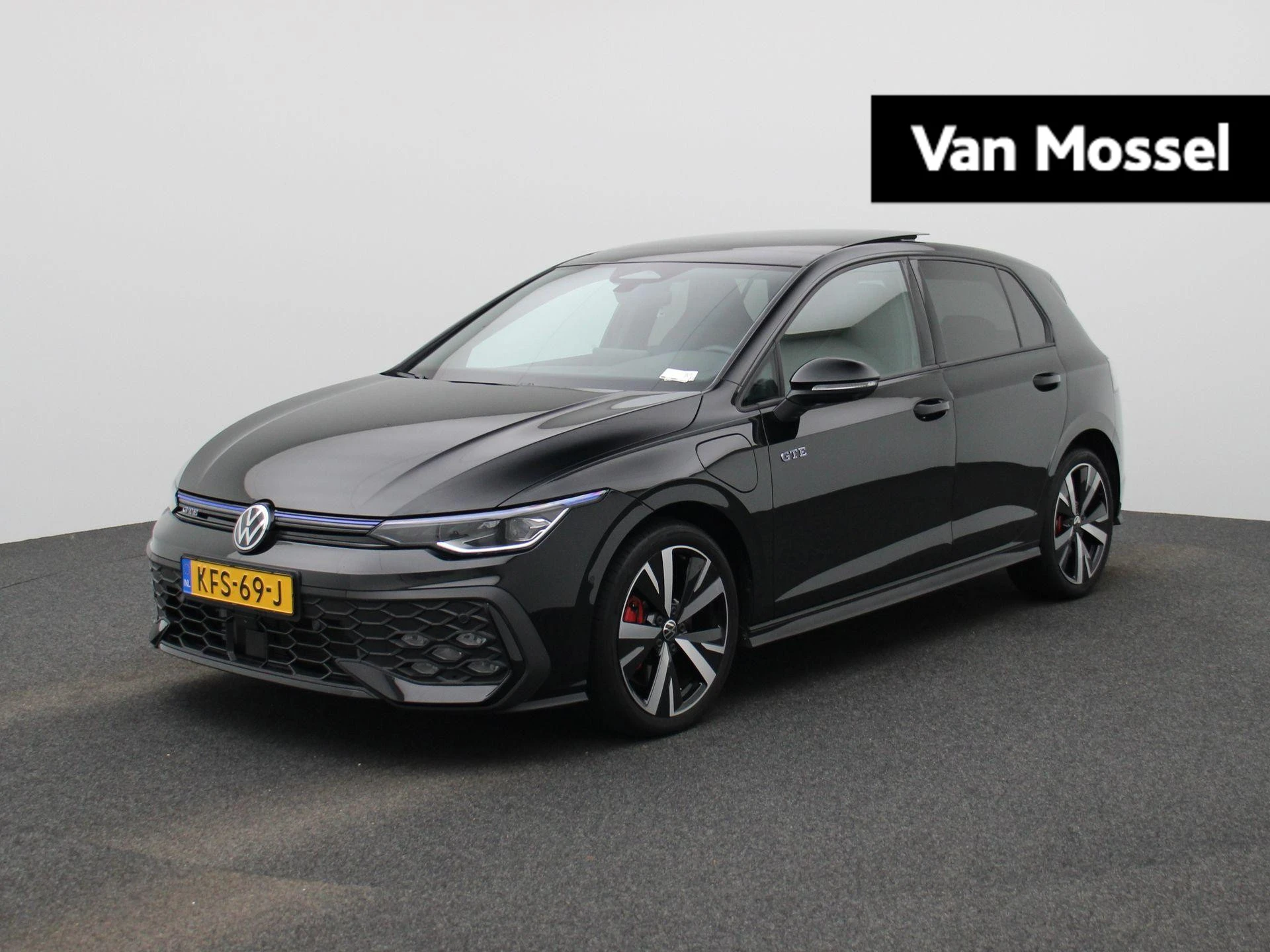 Volkswagen-Golf-image-0