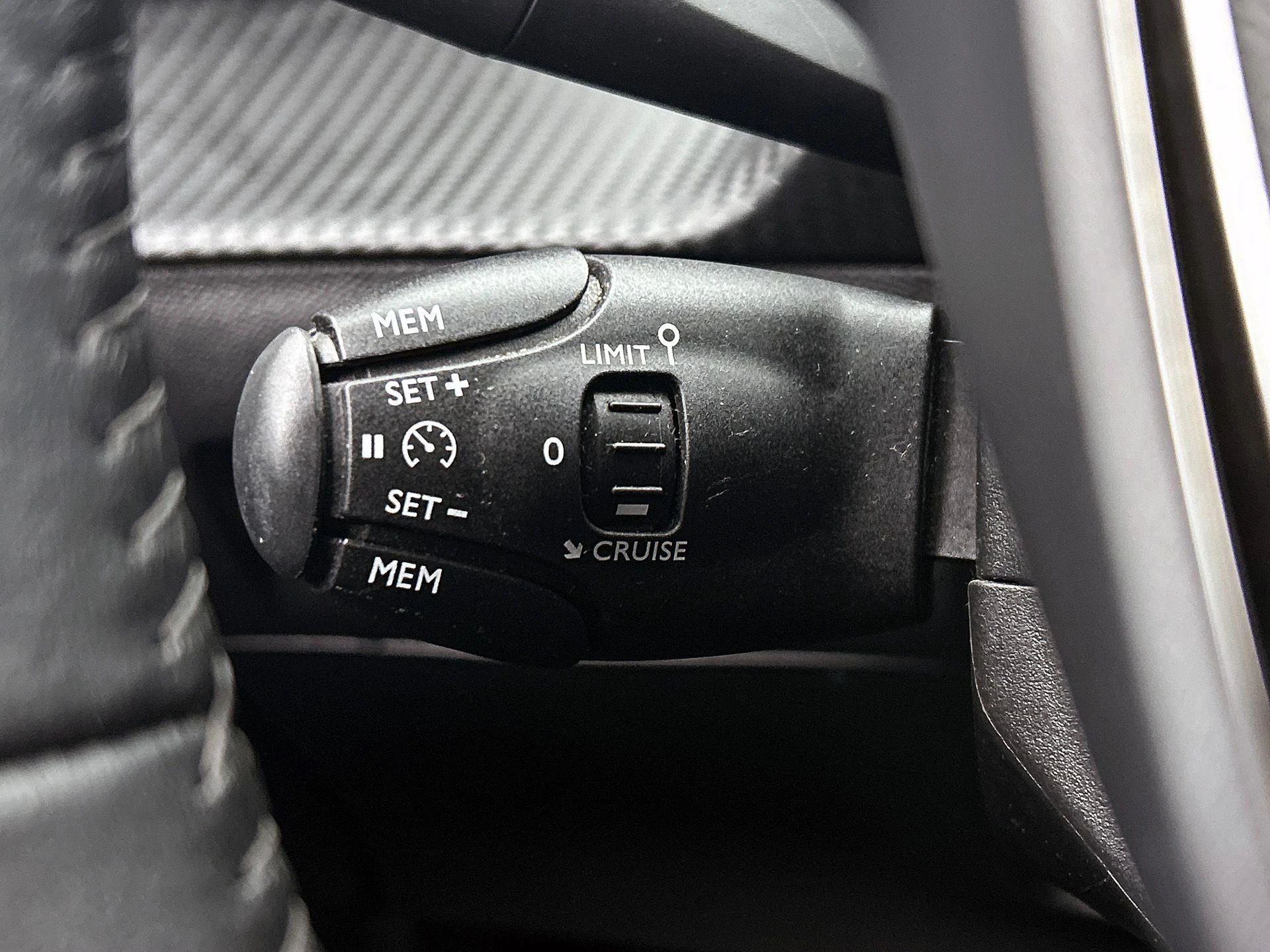 Peugeot-208-image-5
