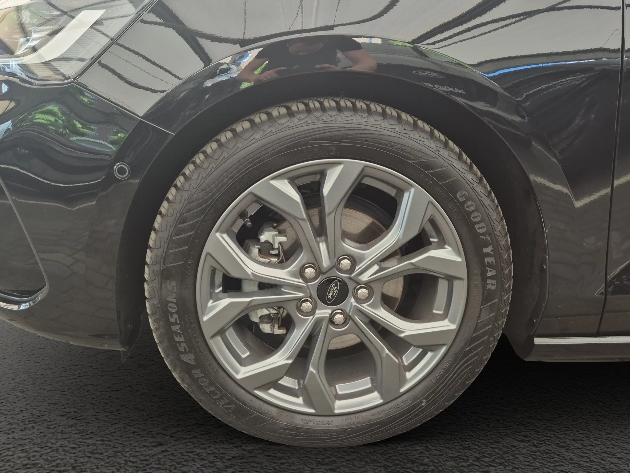 Ford Focus ST-Line X Turnier Aut.*AHK*ACC*HUD*KAM*NAVI*WINTER-PKT.