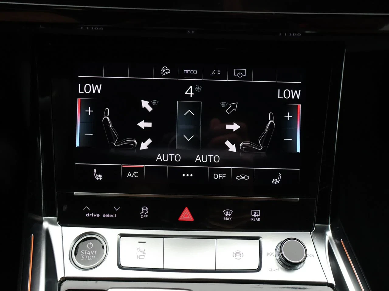 Audi e-tron Sportback Audi e-tron Sportback S-line 55 quattro 408PK *BRUINE LEDER*NAVI*APP CONNECT*BLTH*CRUISE*SPORTZETELS*CAMERA*ZETELVERWARMING*...