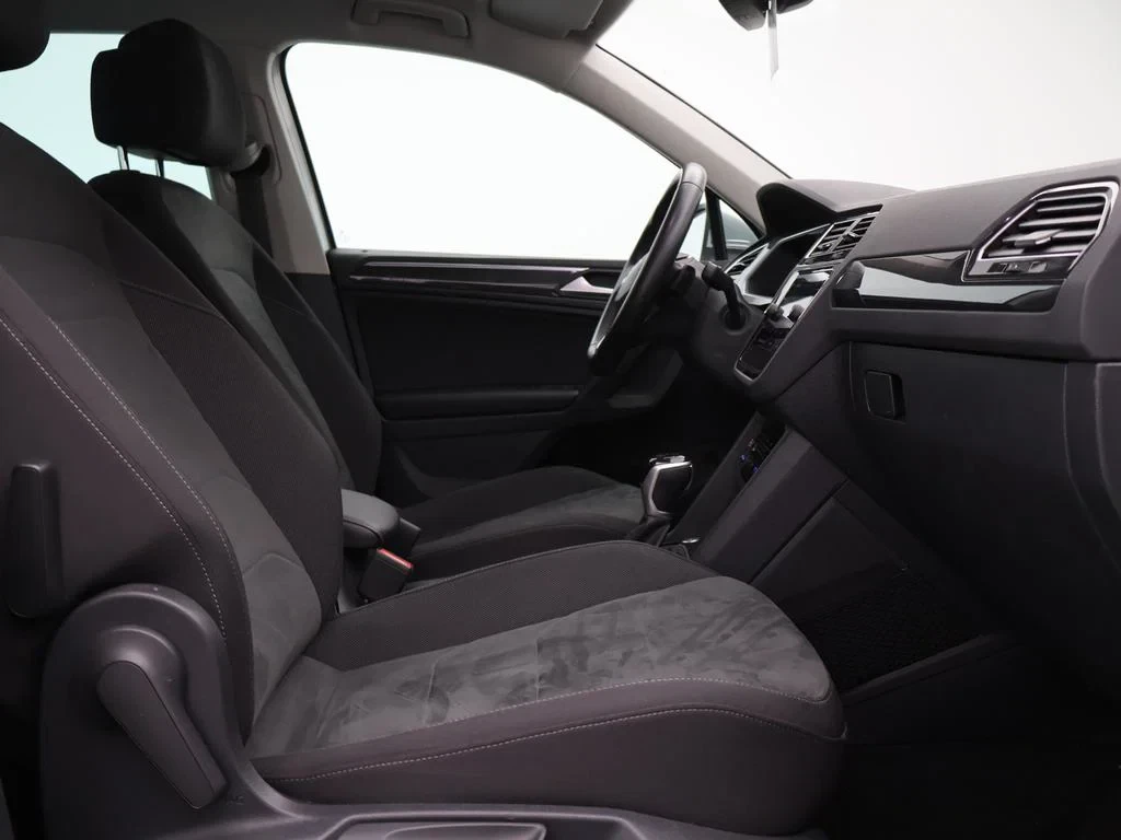 Volkswagen-Tiguan-image-9