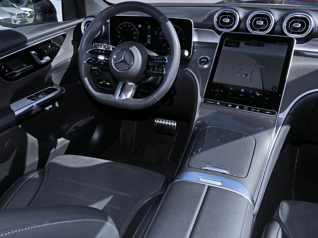 Mercedes-Benz-GLC 300 d-image-10