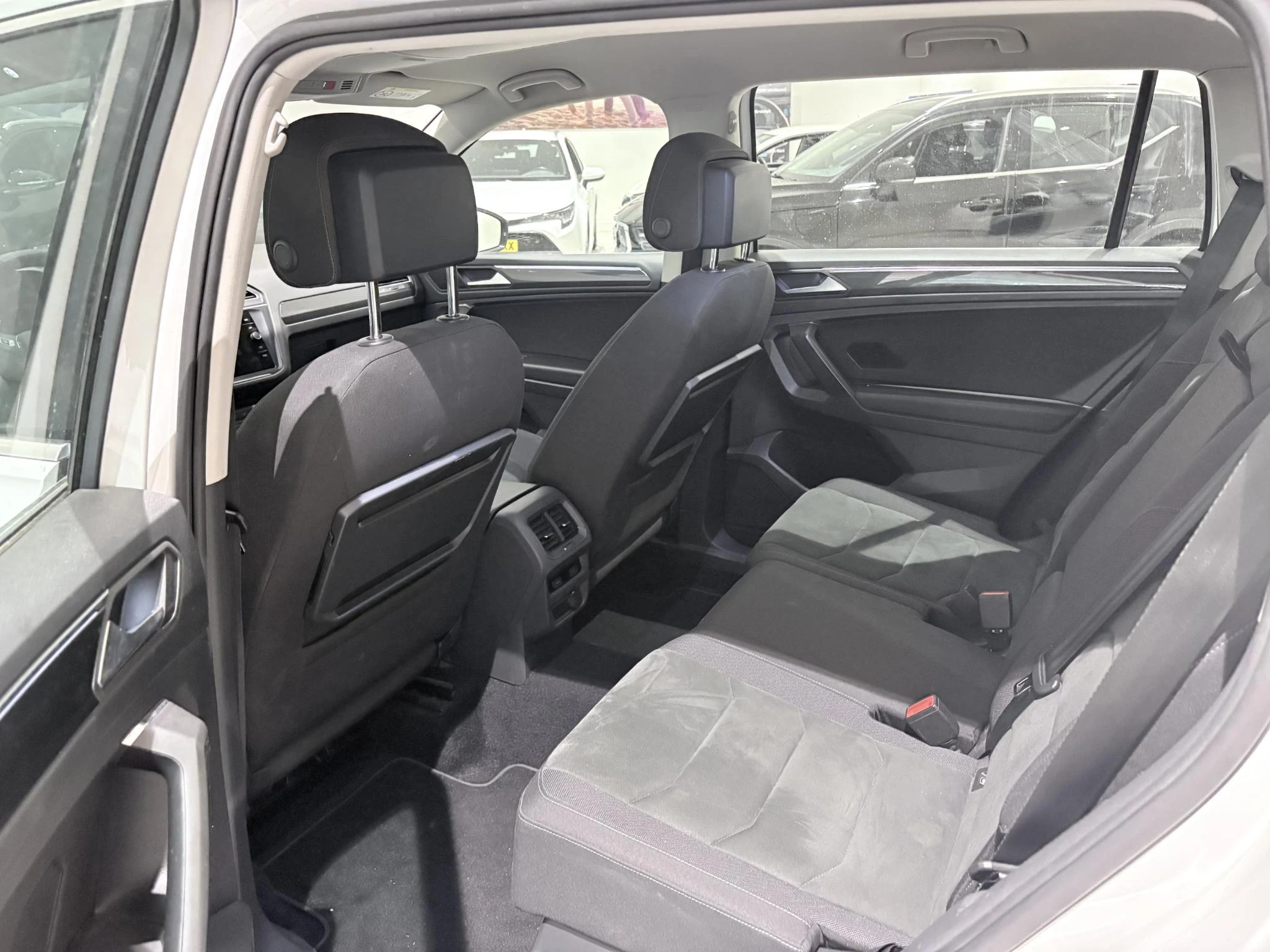 Volkswagen-Tiguan Allspace-image-9