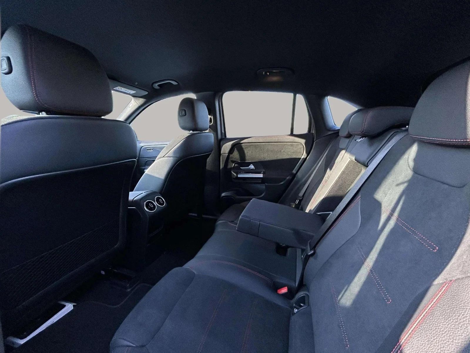 Mercedes-Benz-EQA-image-14