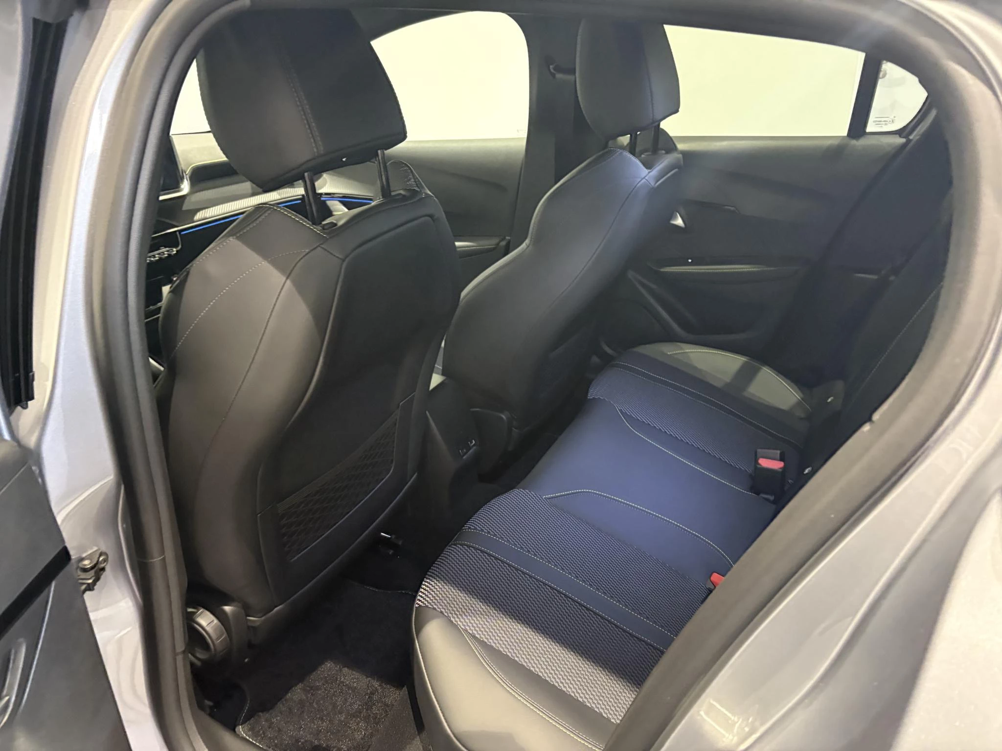 Peugeot-208-image-6