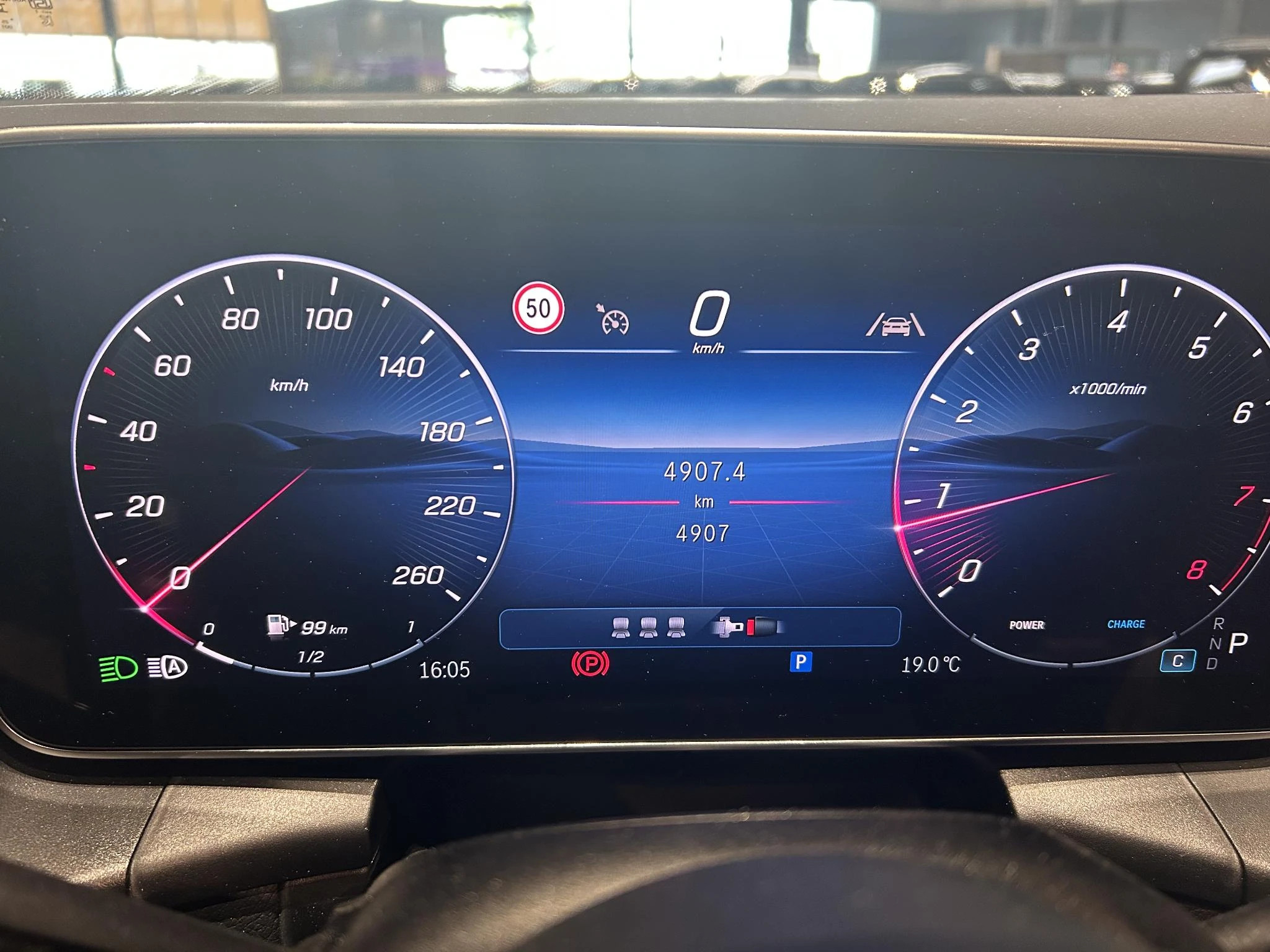 Mercedes-Benz-GLC-image-14