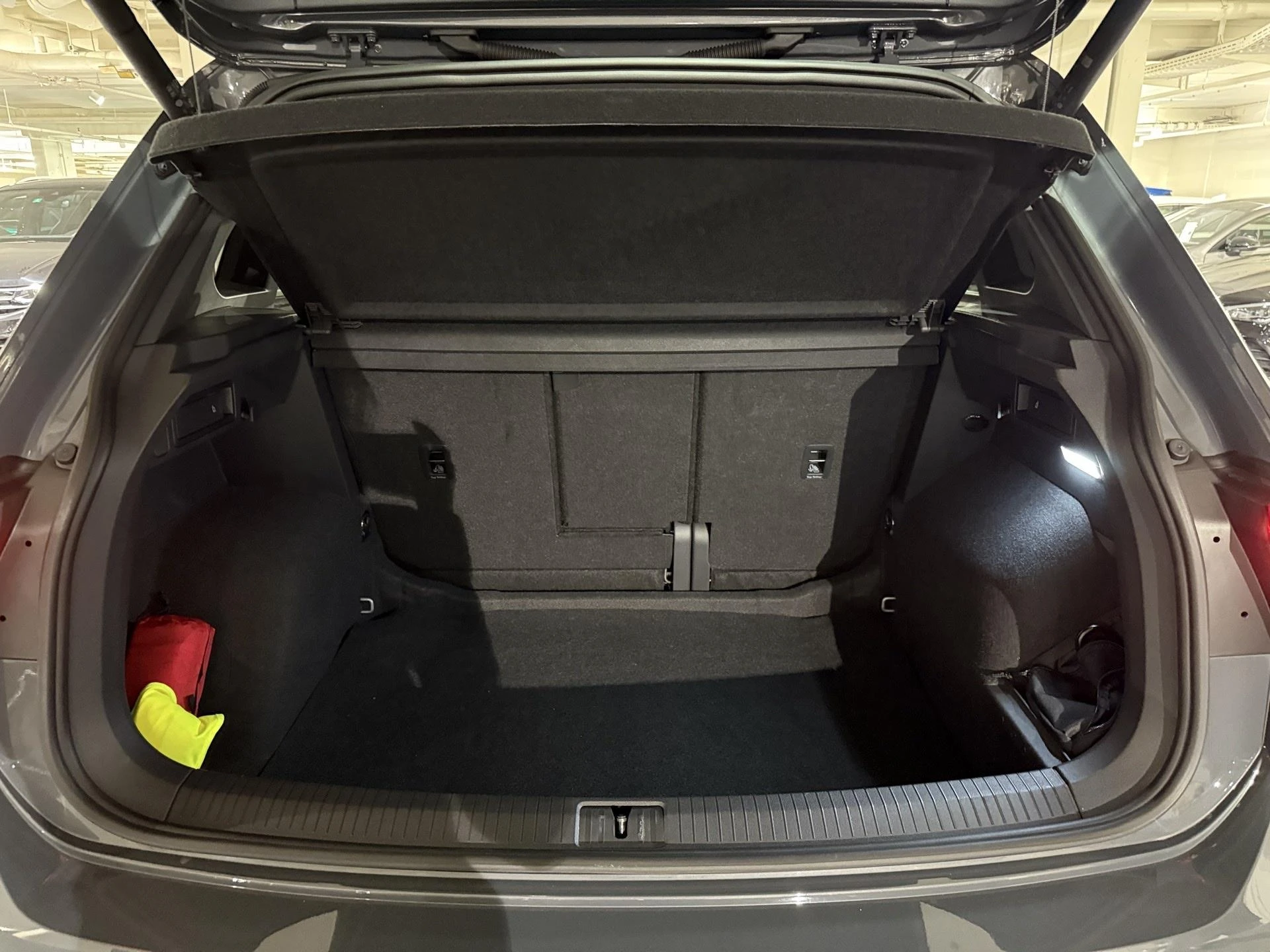 Volkswagen-Tiguan-image-11