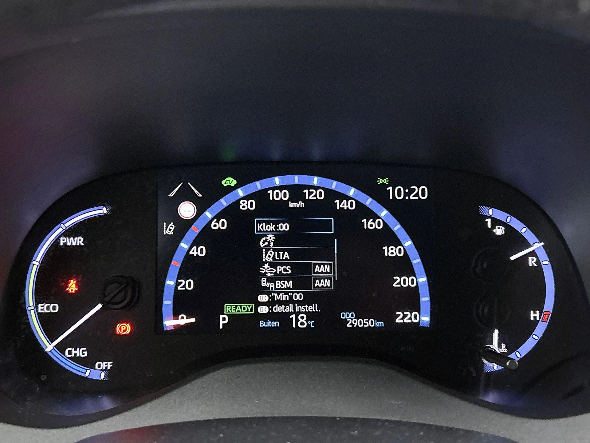 Toyota-Yaris Cross-image-18
