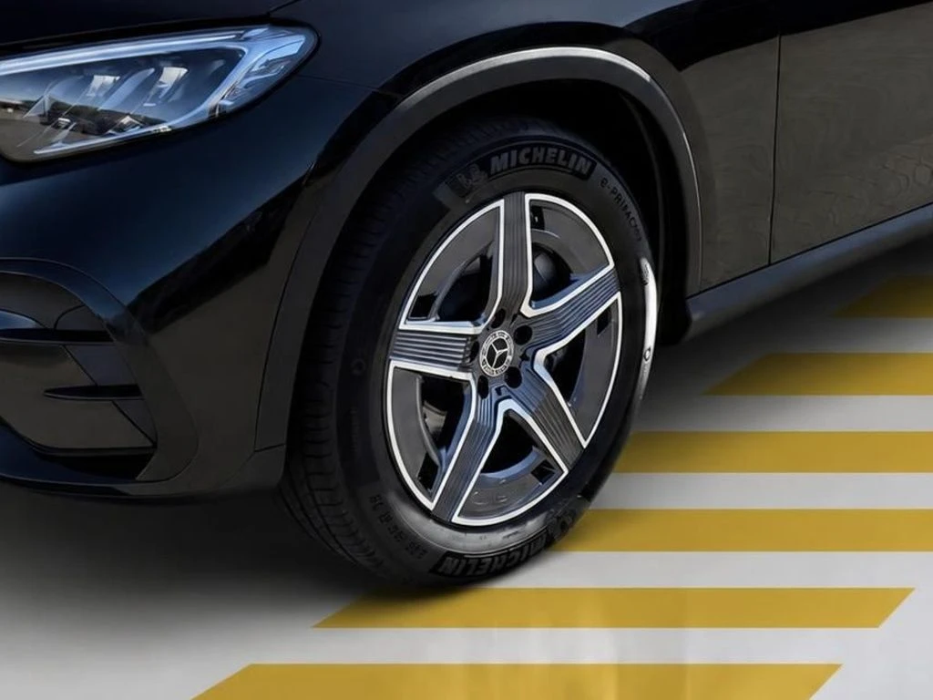 Mercedes-Benz-GLC 300 d-image-5