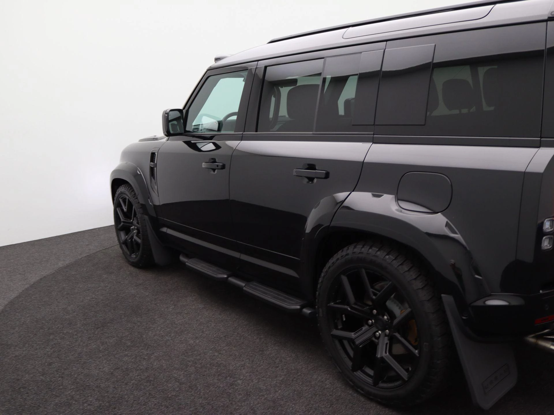 Land Rover-Defender-image-34