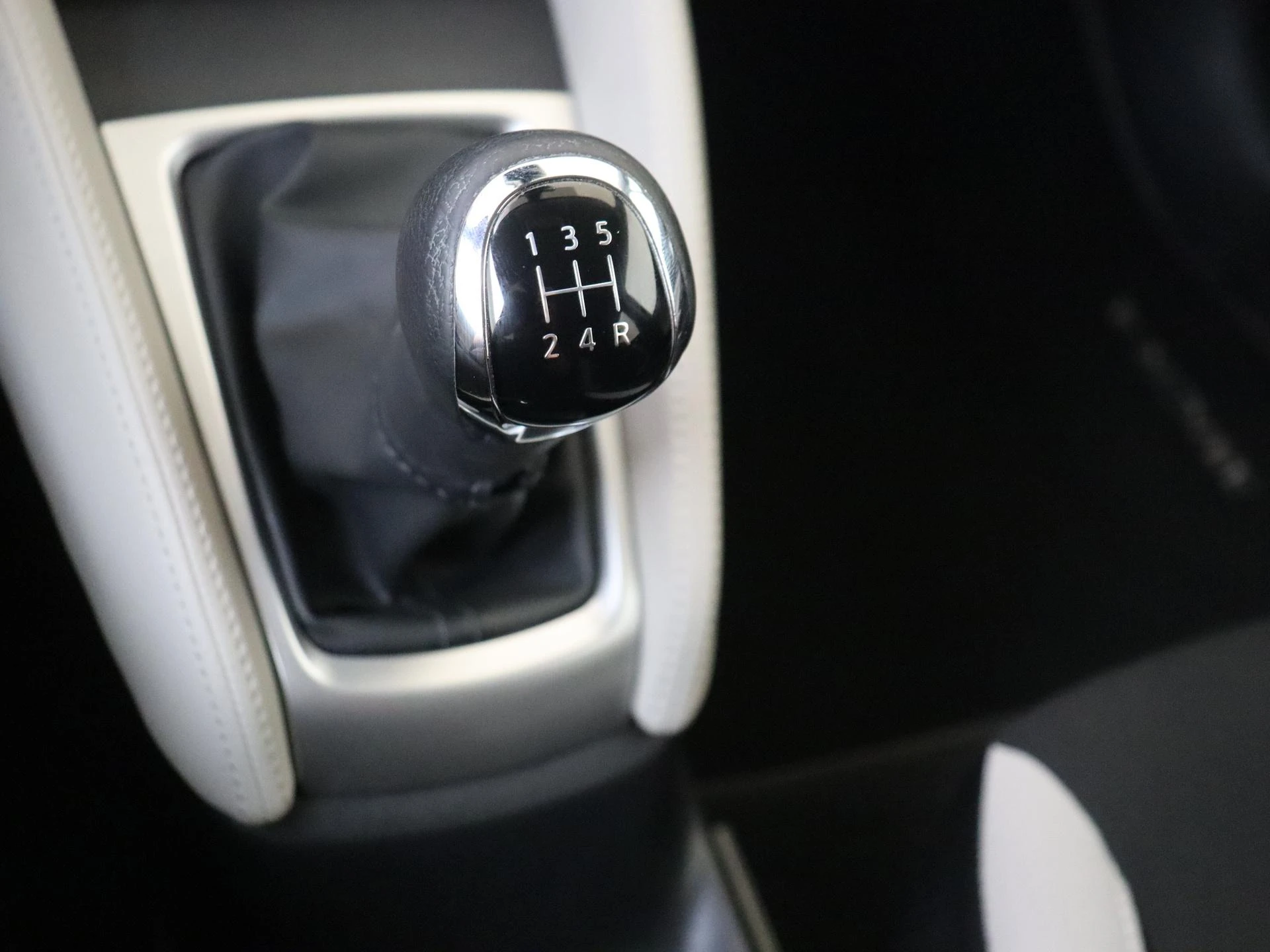 Nissan-Micra-image-12