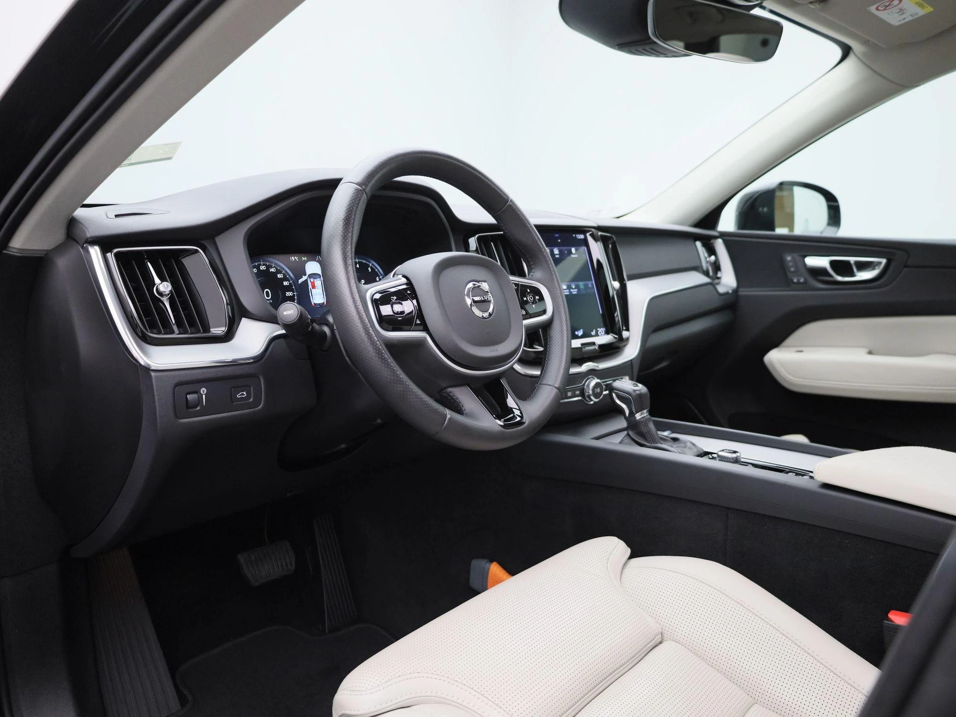Volvo-XC60-image-33