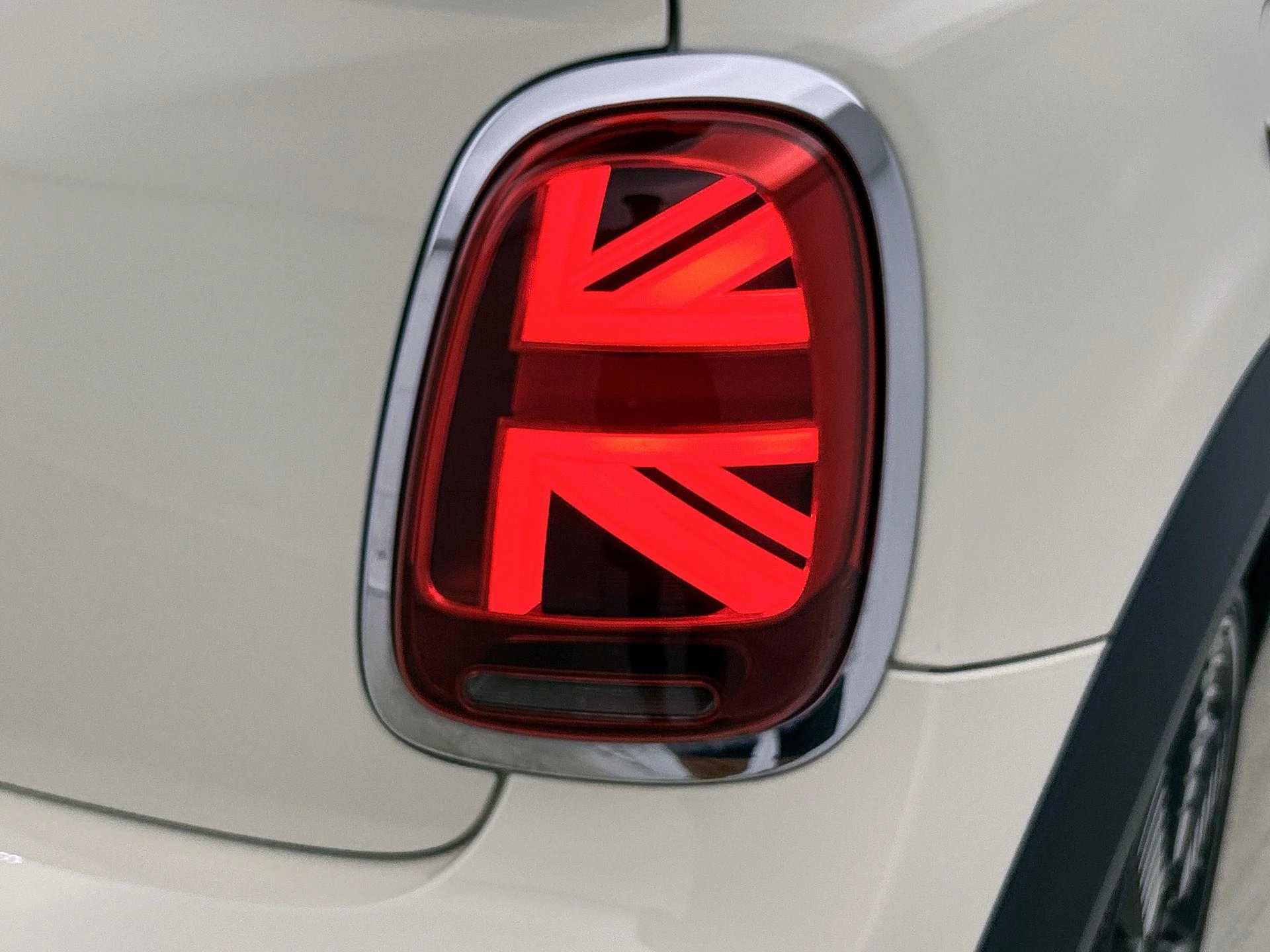 MINI-Cooper Cabrio-image-28