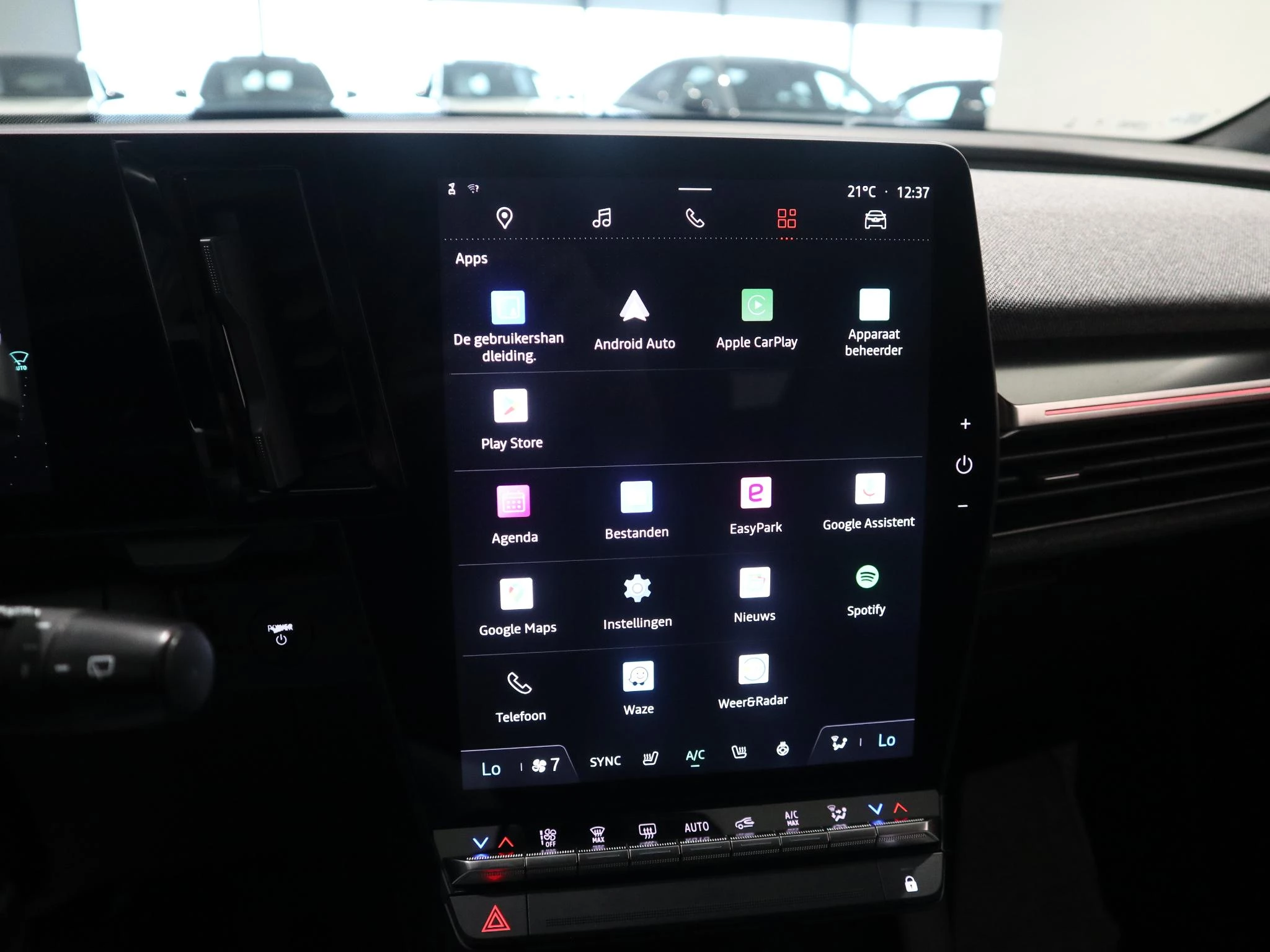 Renault-Megane E-Tech-image-17