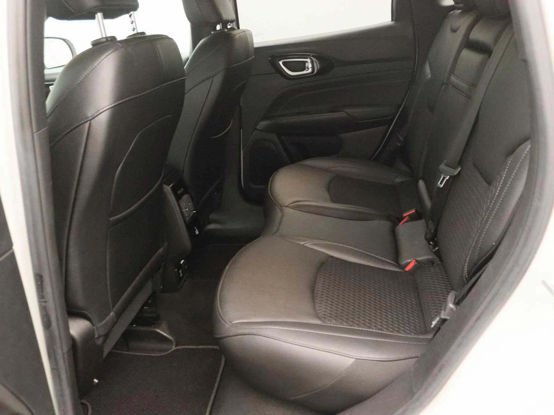 Jeep-Compass-image-14