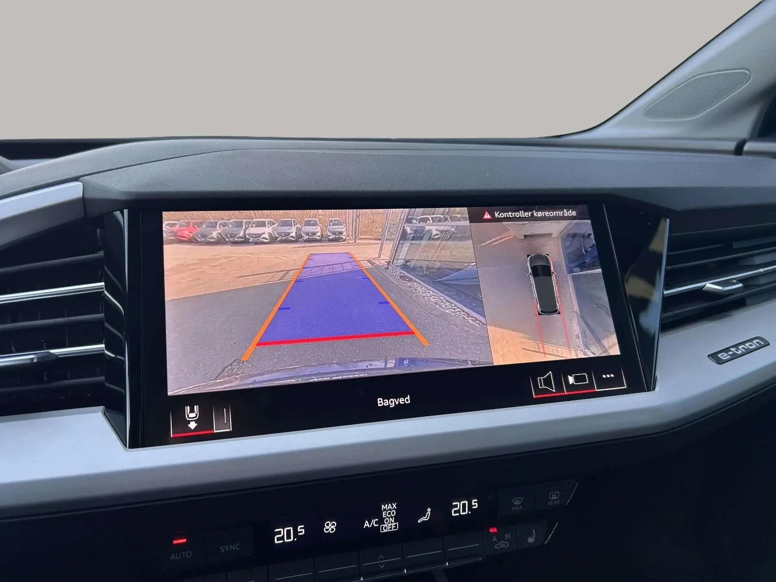 Audi-Q4 e-tron-image-18