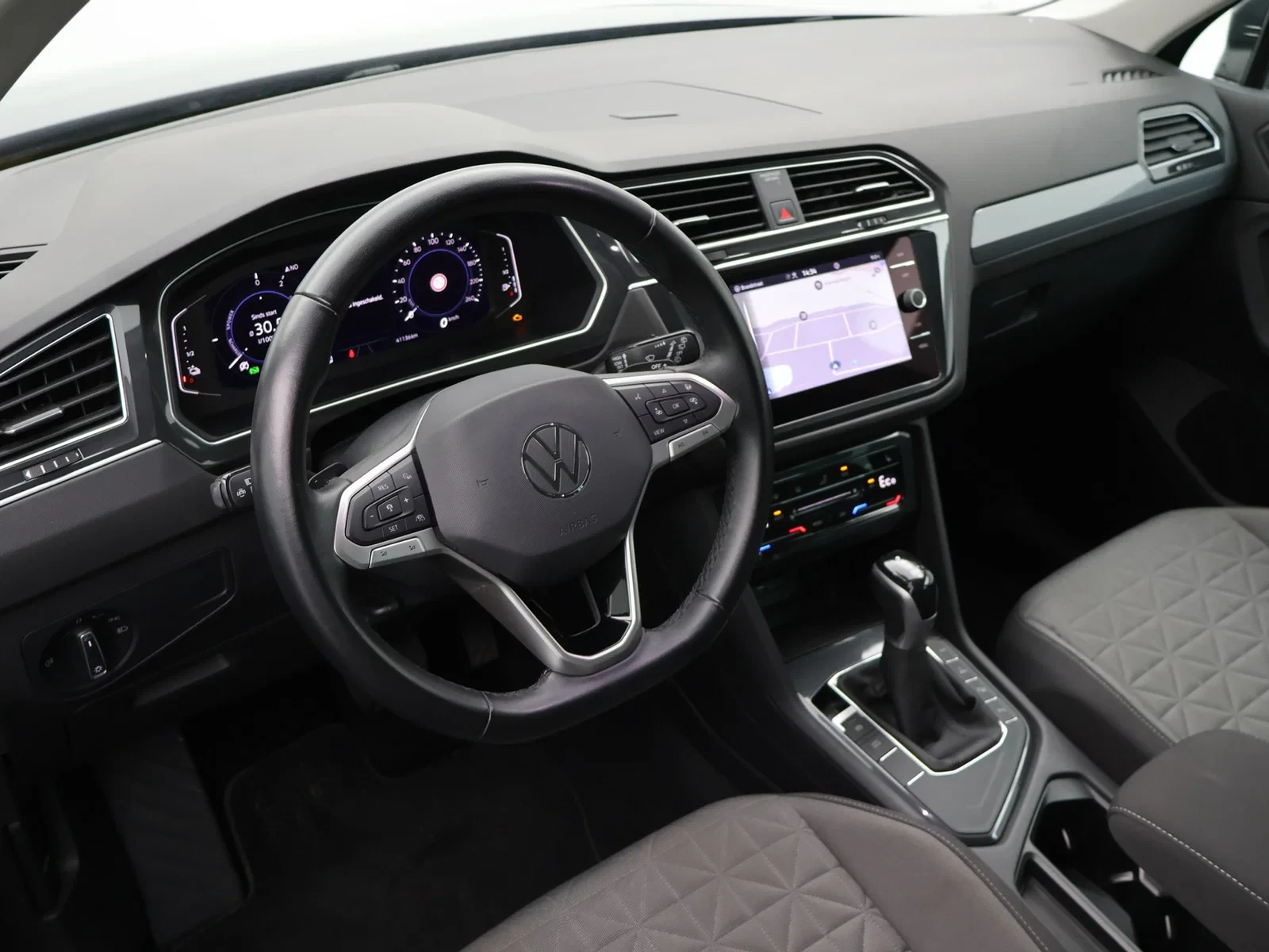 Volkswagen-Tiguan-image-14
