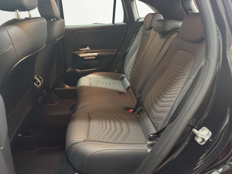 Mercedes-Benz GLA 200 PROGRESSIVE AHK SHZ MBUX KLIMA NAVI Progressive