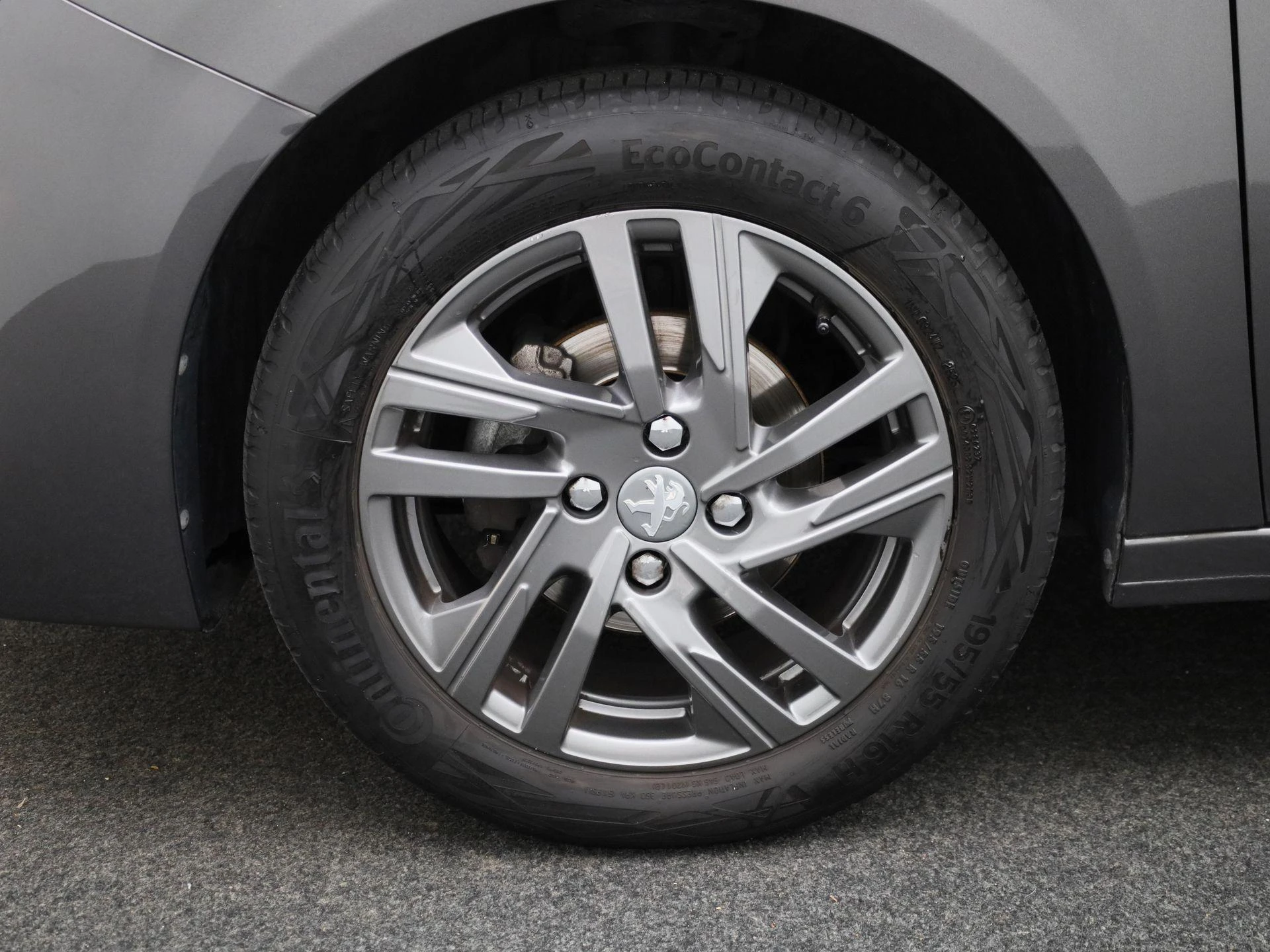 Peugeot-208-image-12