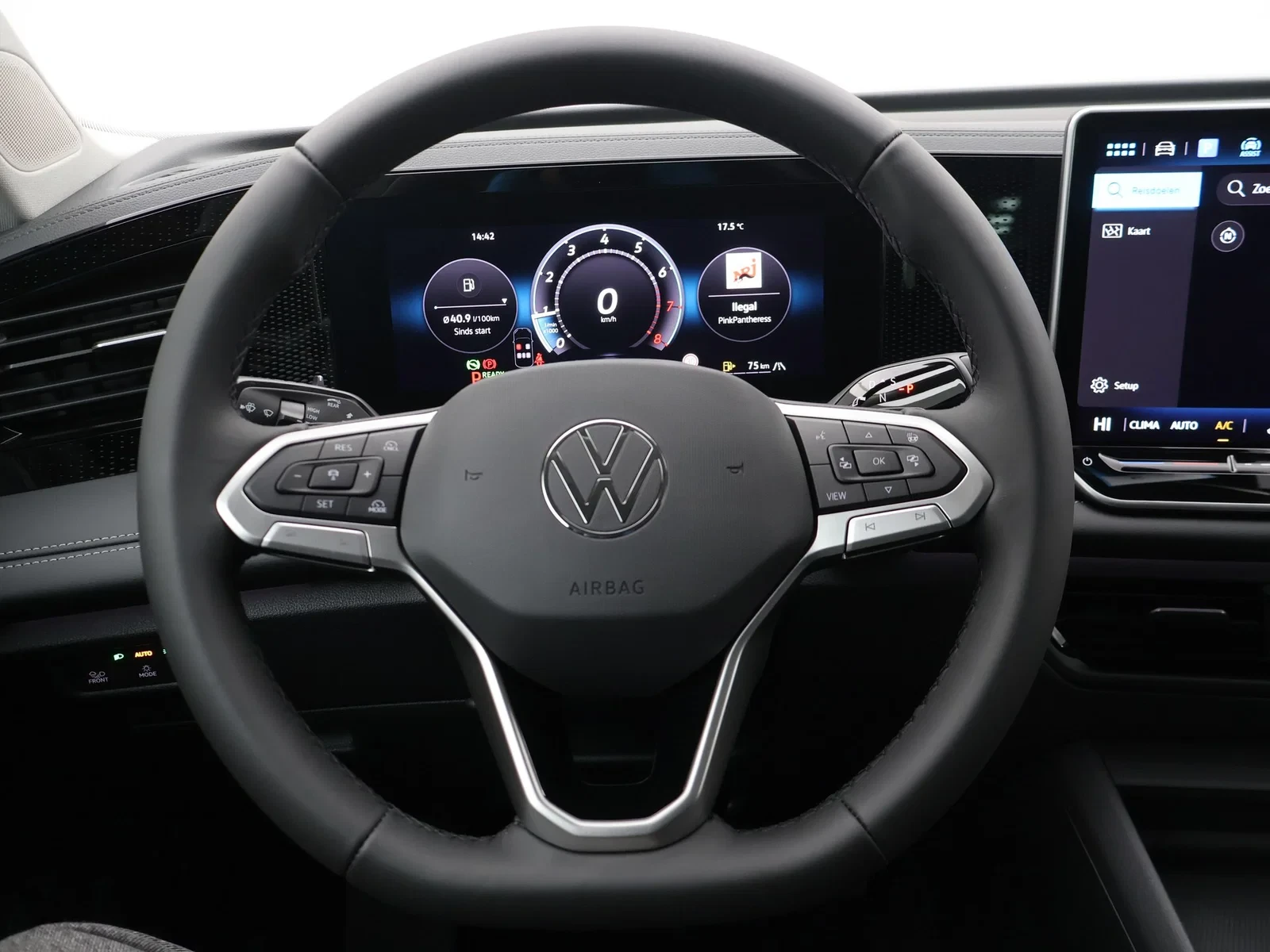 Volkswagen-Tiguan-image-16