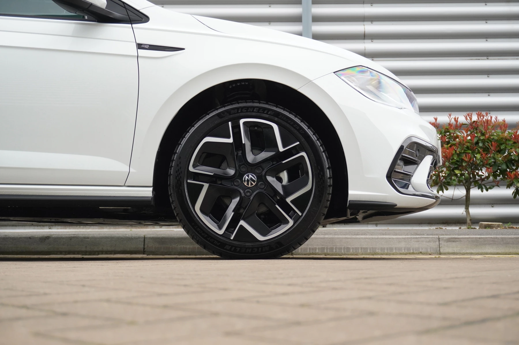 Volkswagen-Polo-image-22