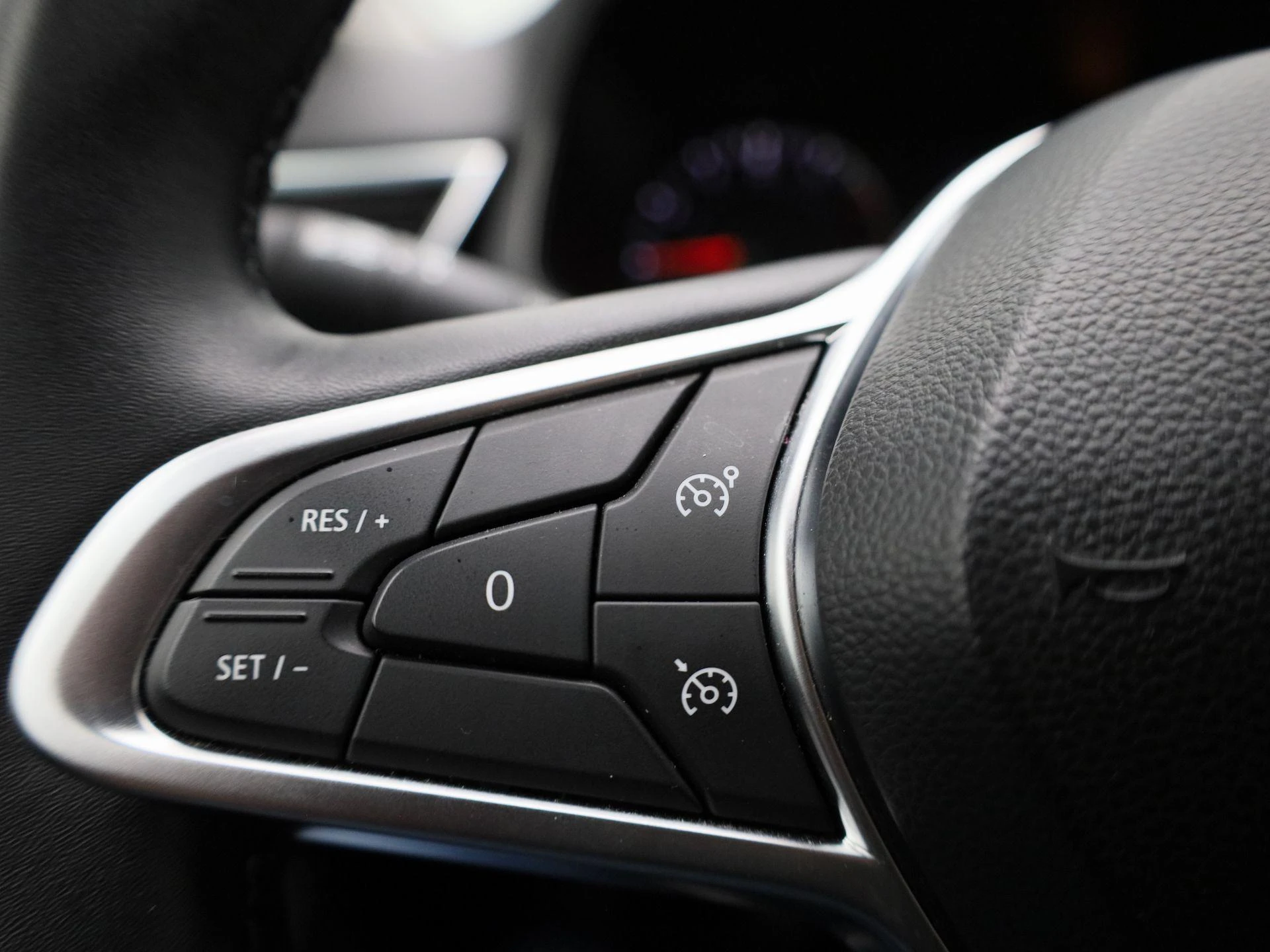Renault-Clio-image-16