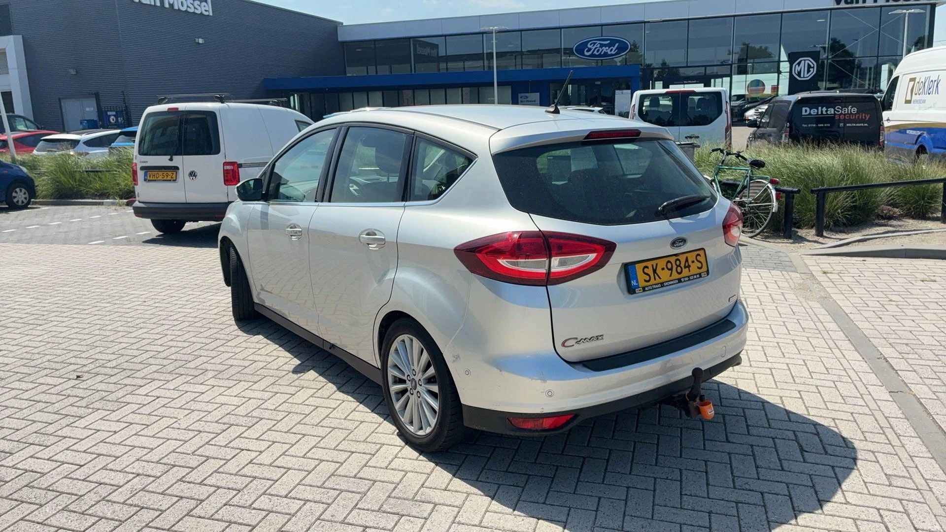 Ford-C-MAX-image-1