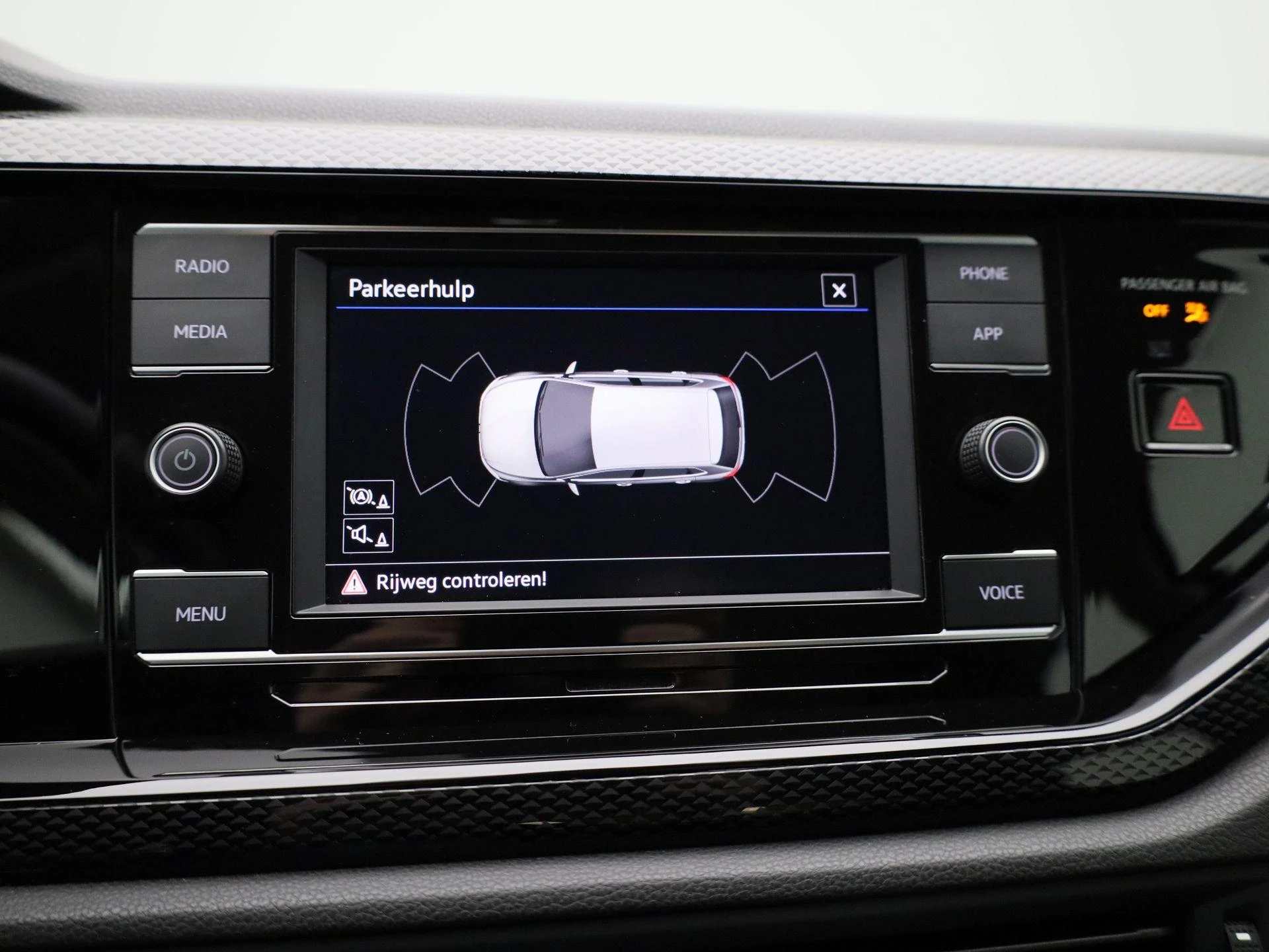Volkswagen-Polo-image-25