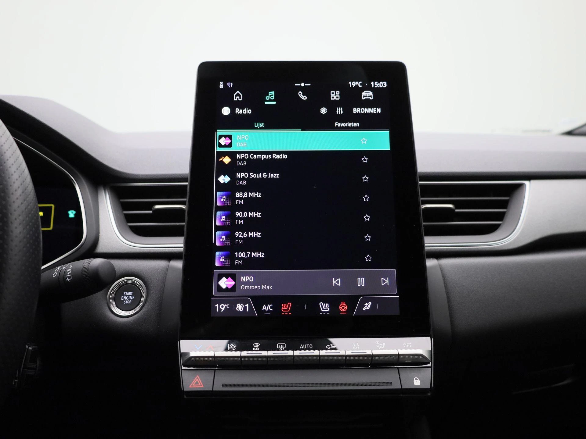 Renault-Captur-image-19