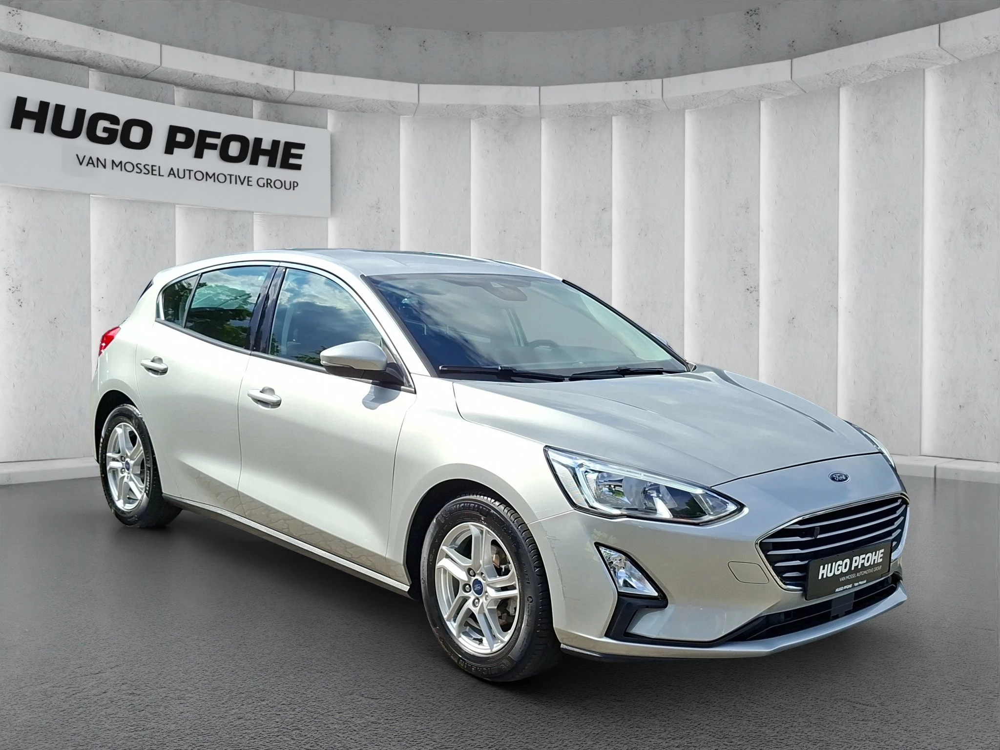 Ford Focus Cool & Connect Limousine 1.5 EB LED | AHK | PDC | Navi | LMF | BT
