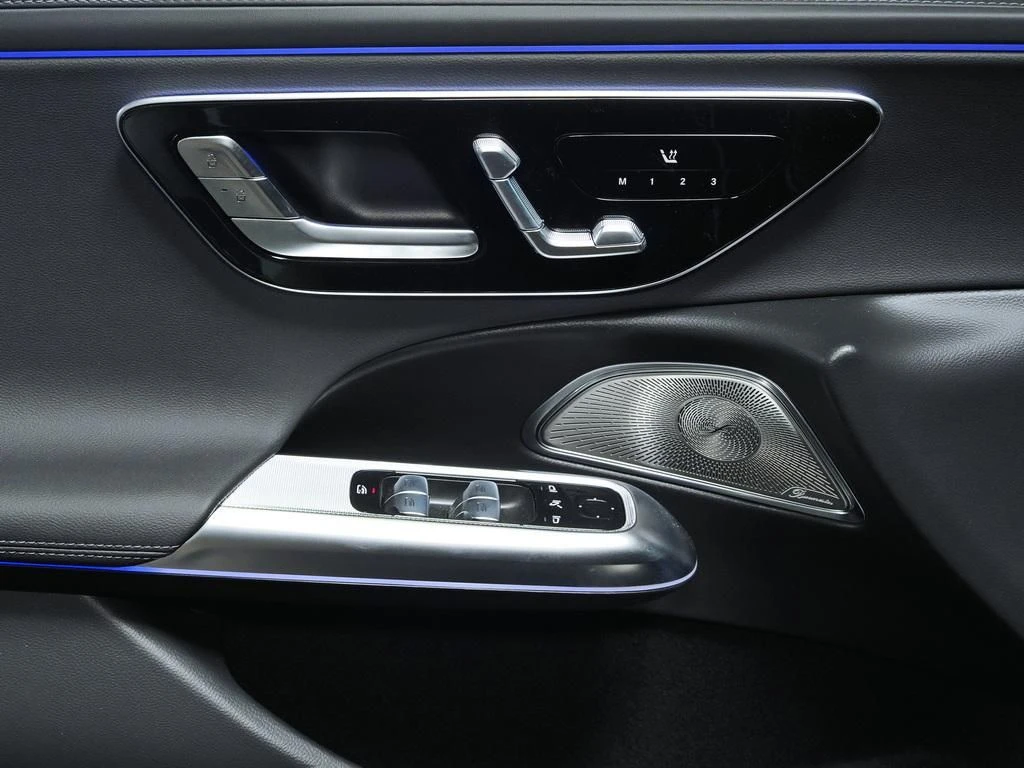 Mercedes-Benz-E-Klasse 300 de-image-6