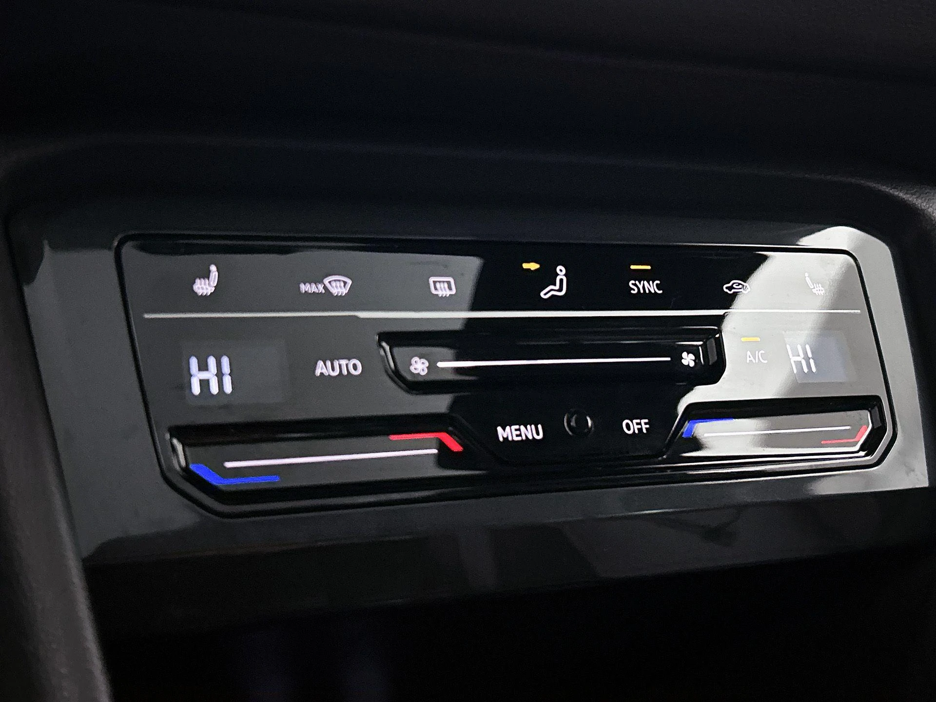 Volkswagen-Tiguan-image-16