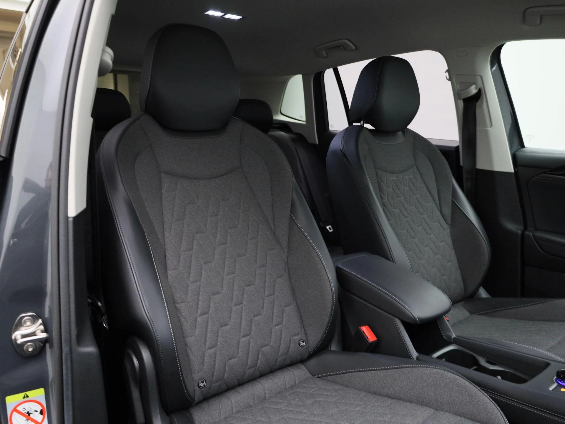 Volkswagen-Tiguan-image-34