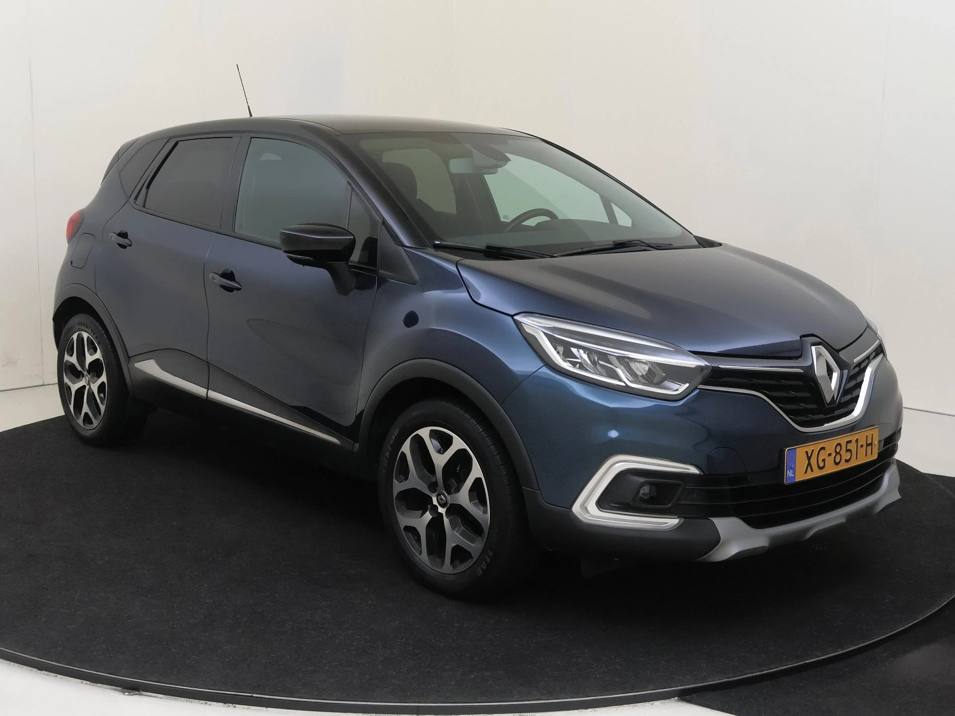 Renault-Captur-image-1