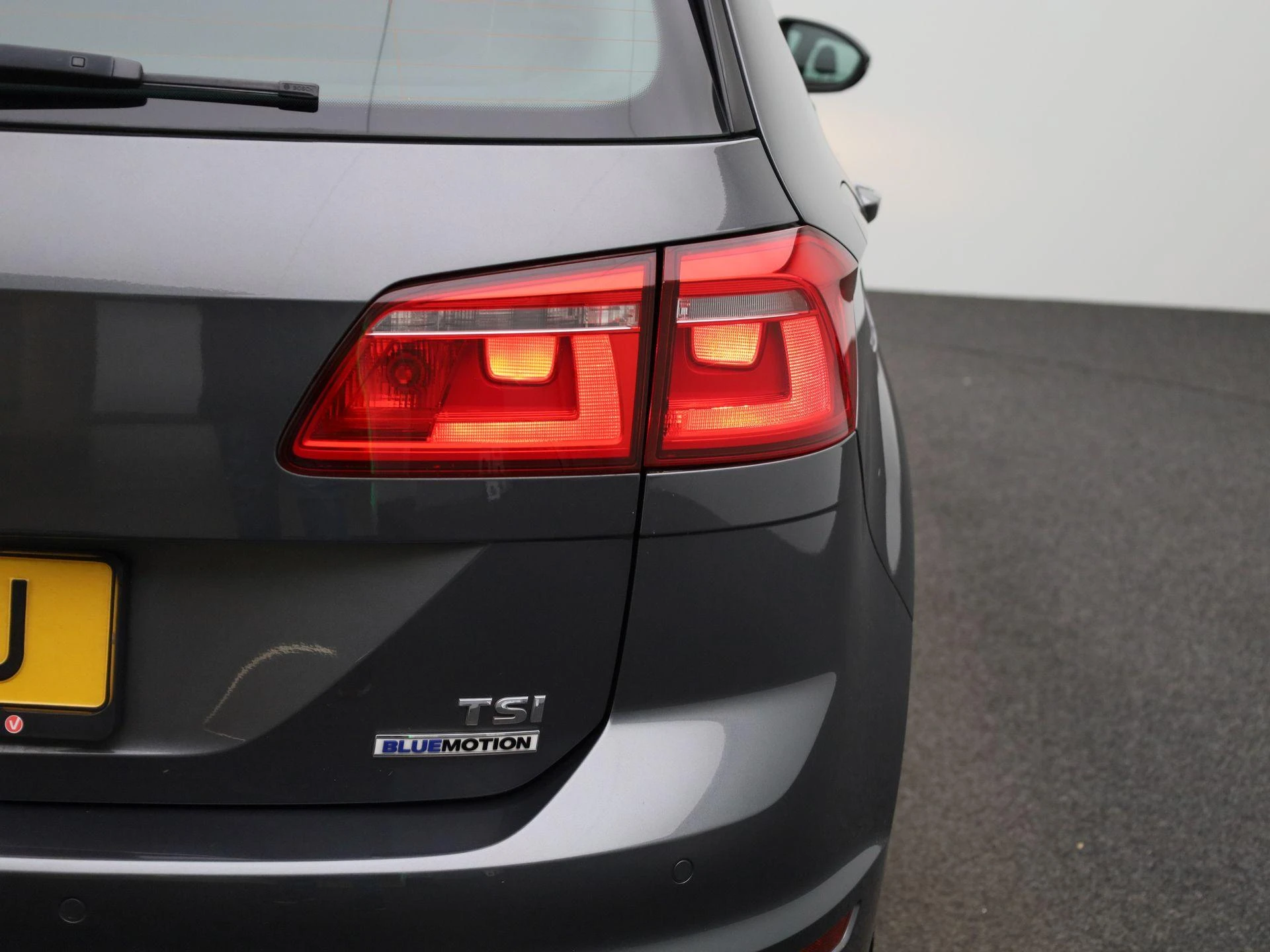 Volkswagen-Golf Sportsvan-image-33
