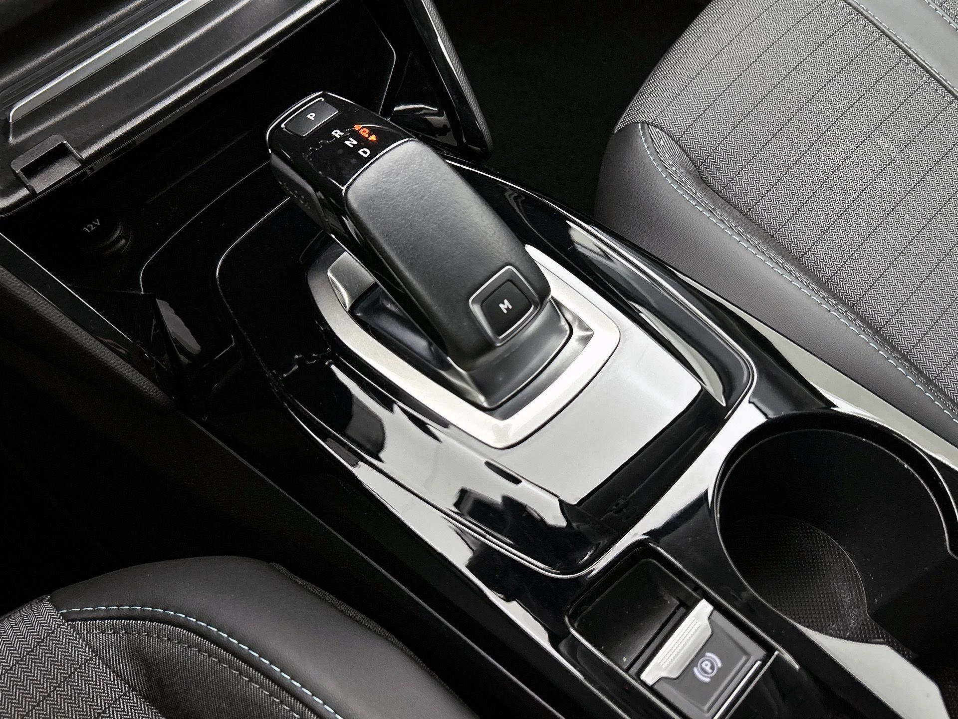 Peugeot-208-image-12