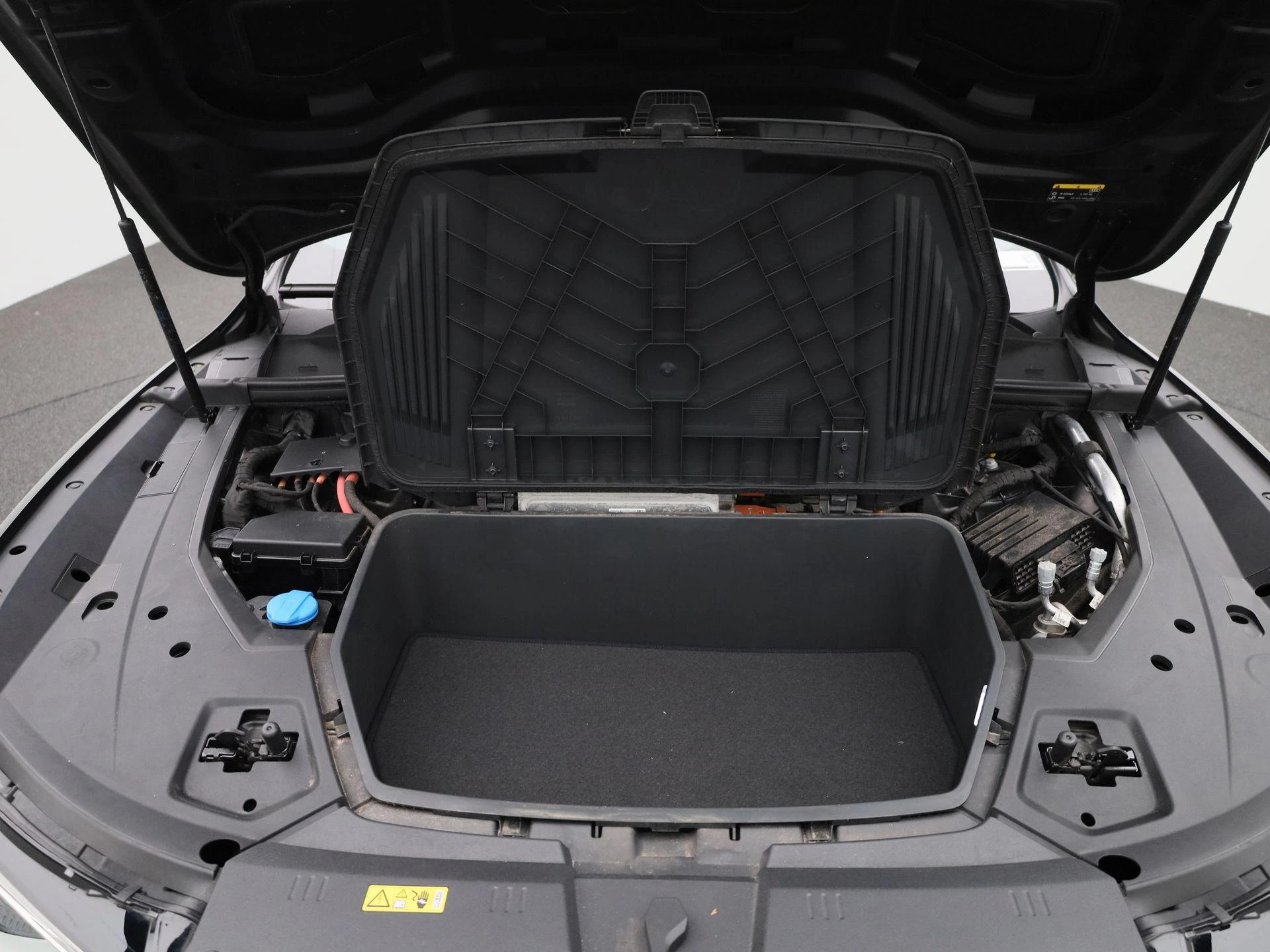 Audi-e-tron-image-50