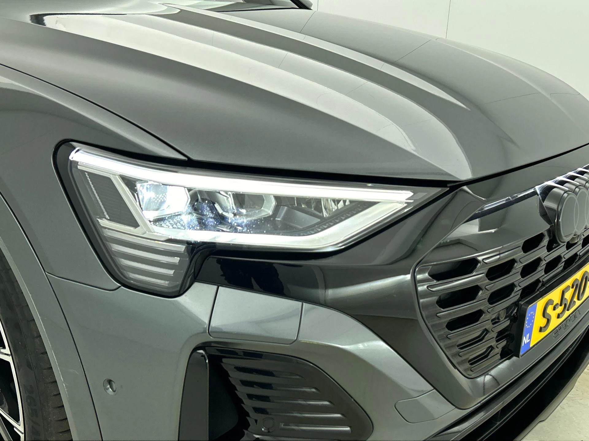 Audi-Q8 e-tron-image-5