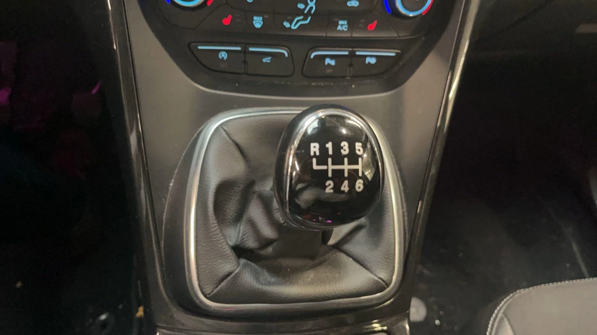 Ford-Kuga-image-14