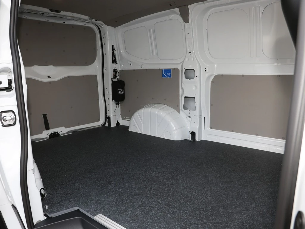 Volkswagen-Transporter-image-7